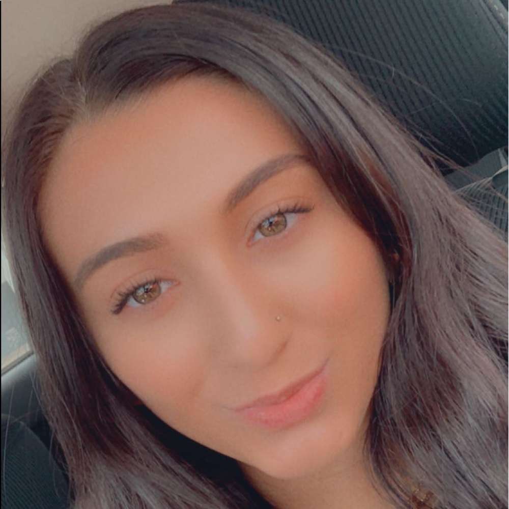 Meet your Posher, Alexandra